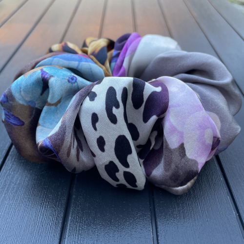 Safari xxl - chouchou en soie récupérée avec les motifs floraux et léopard tendance