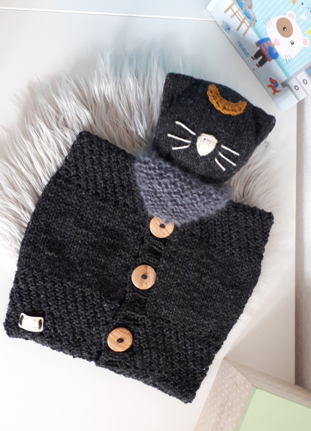 Black Moon Le Chat Mysterieux Range Pyjama Et Doudou En Laine Merinos Un Grand Marche