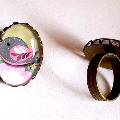 Bague "mignon petit oiseau" rose et ,kaki, bague bronze et cabochon en verre ovale 25mm