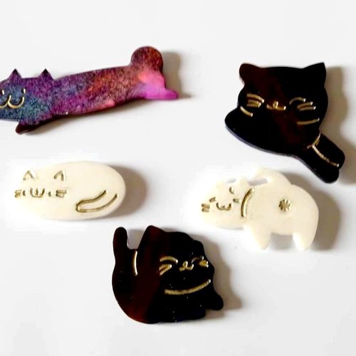 Magnet "5 chats bizarres", en résine fait main, pièce unique