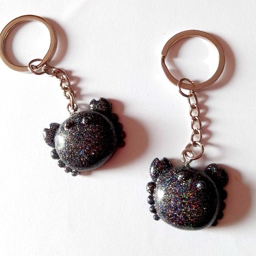 Porte clef en résine fait main, crabe tout mignon noir galaxy