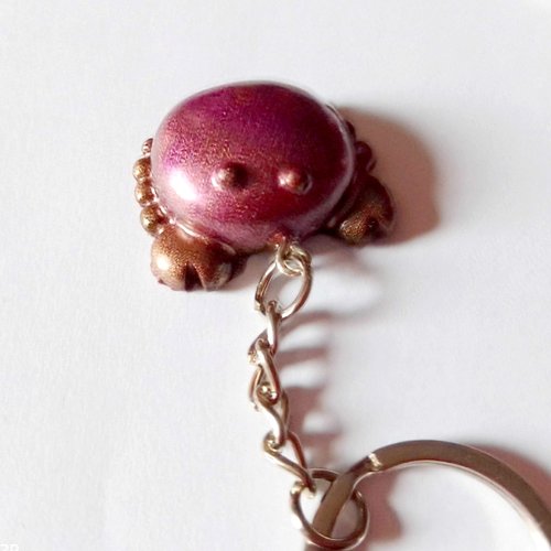 Porte clef en résine fait main, crabe tout mignon rose irisé