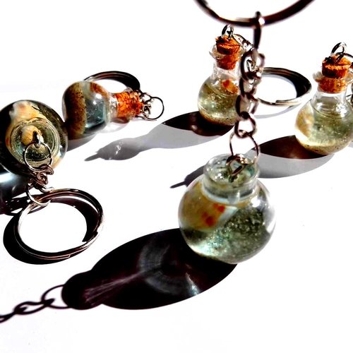 Porte clef en résine fait main, "bulle de mer" bocal