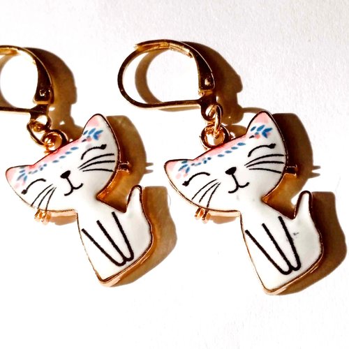 Boucles d'oreille "les chats émaillés" dormeuses et chat blanc