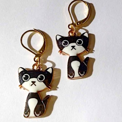 Boucles d'oreille "les chats émaillés" dormeuses et chat noir