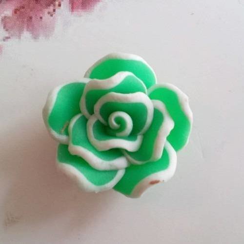 X2 perles fleurs en pâte polymère verte, ourlée de blanc,17mm environ 