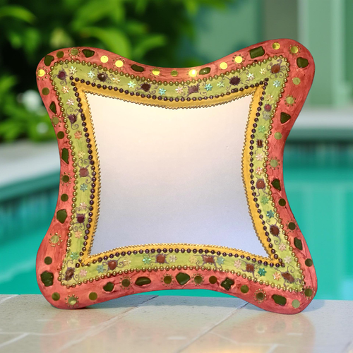 Miroir mosaïque et peinture acrylique -arabesque fraise pistache passion- 42 x 43 cm