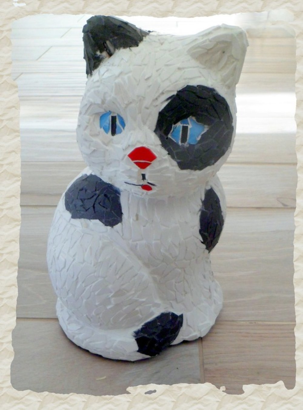 Chat Blanc Et Noir En Mosaique Emaux De Briare Chat Mosaique Figurine Decorative Blanche Decoration Chat Un Grand Marche