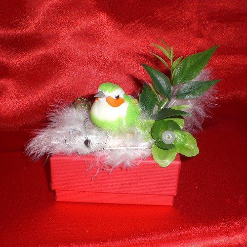 Boite cadeaux décorée 153 décor oiseau vert