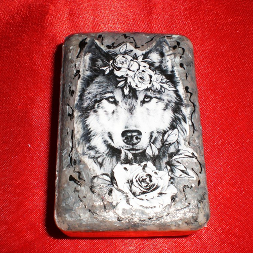 Beau savon décoré et peint ,naturel extra doux aloe vera loup