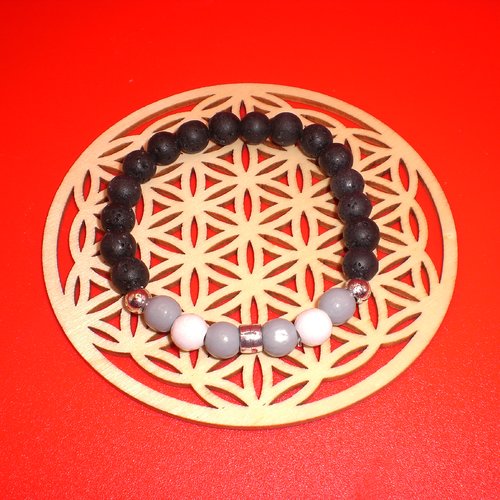 Bracelet pierre de lave en pierres naturelles 8 mm et perles en bois grises et blanches, monté sur élastique