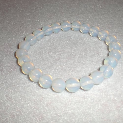 Bracelet opale blanche  bien-être  en  perles 8 mm
