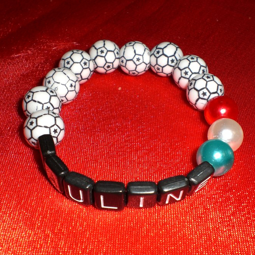 Beau bracelet femme en perles synthétique et prénom de votre choix