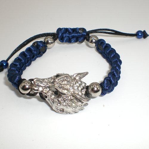 Sublimez votre poignet avec ce magnifique bracelet en macramé tête de loup en acier et strass pour  homme