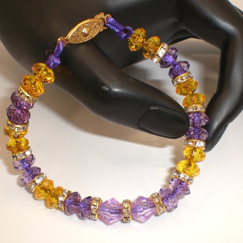 Superbe bracelet violet, unique,  couleur doré et strass