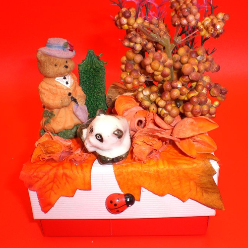 Boite cadeau, 224, décorée; blanche et rouge spéciale mamie