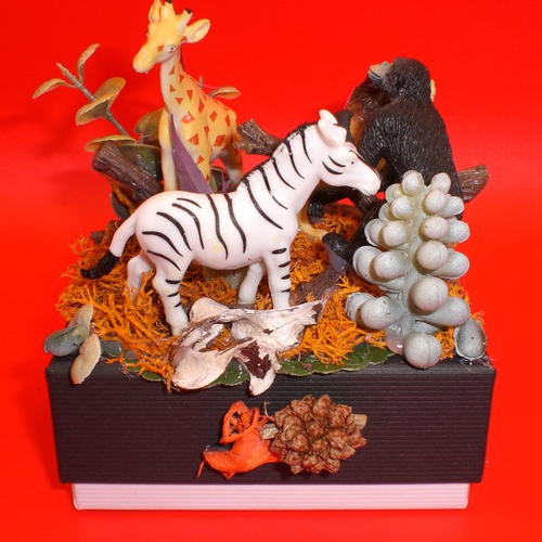 Boite cadeau 210 décorée thème savane pour chocolat, bijoux, enveloppe et autres