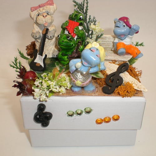 Boite cadeau 189 décorée joyeux concert, unique, pour offrir vos présents, bijoux, chocolats, enveloppe, anniversaire ou aut