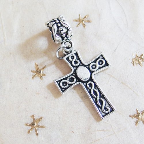 Croix breloque pendentif avec bélière métal argenté