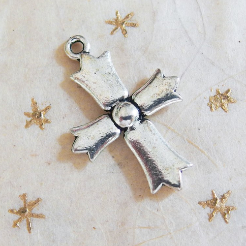 Croix breloque pendentif métal argenté