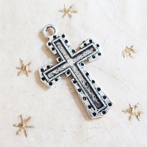 Croix breloque pendentif métal argenté