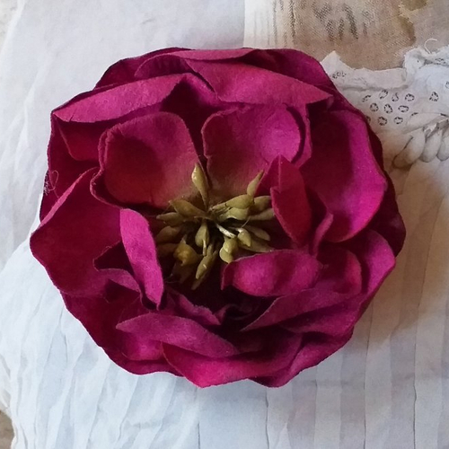 Grande fleur tissu pourpre 6cm