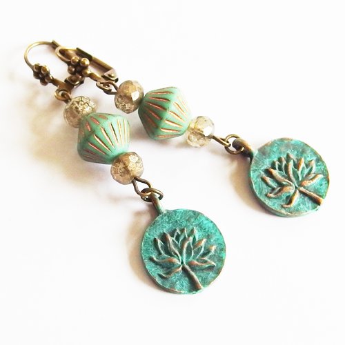 Boucles d'oreilles yoga zen lotus patine vert-de-gris