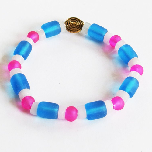 Bracelet boho chic perles verre givré dépoli bleu fuchsia