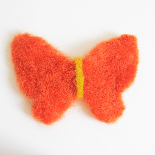 Papillon laine feutrée orange teinture végétale