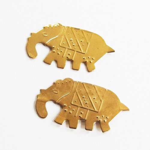 Deux éléphants indiens métal repoussé doré or scrapbooking - lot de 2