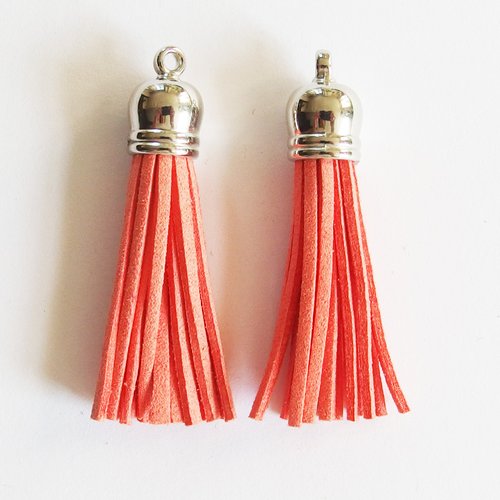 Deux breloques pompons suédine orange saumon embout argent 55mm