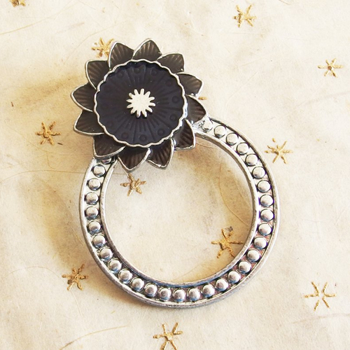 Grand pendentif moderne métal émaillé noir