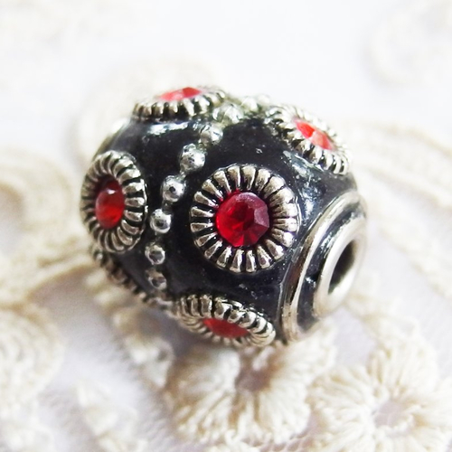 Perle strass ethnique indonésienne kashmiri noir rouge argent