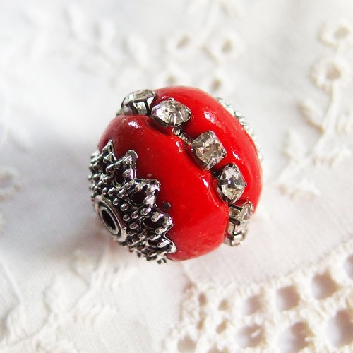 Perle ethnique indonésienne kashmiri rouge argent strass