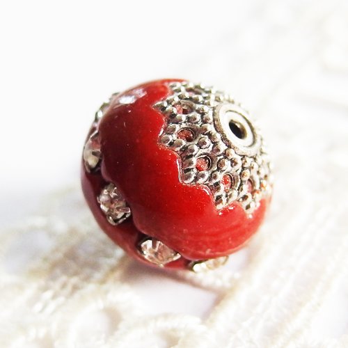 Perle ethnique indonésienne kashmiri rouge foncé argent strass