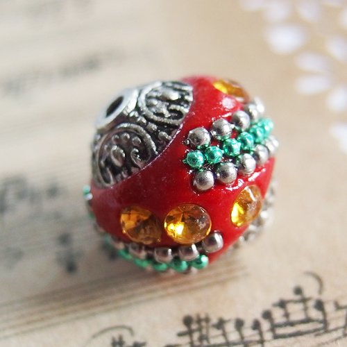 Perle ethnique indonésienne kashmiri rouge argent strass