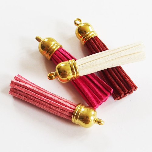 Breloques pompons suédine embout doré assortiment rose rouge 55mm x4