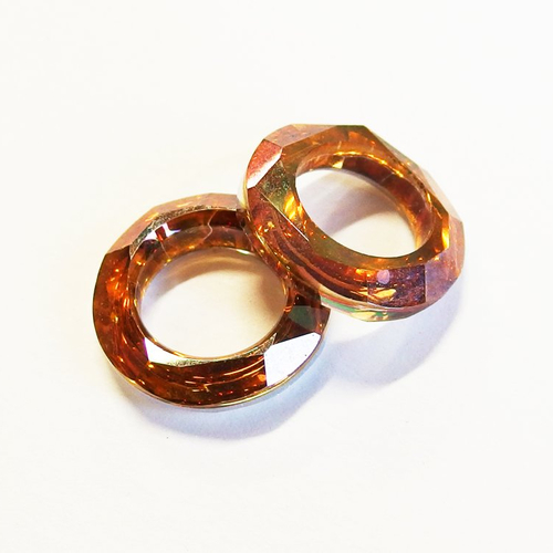 Lot de deux anneaux verre ciselé couleur ambre 2cm