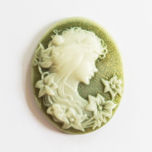 Grand camée cabochon jeune fille et fleurs 4,5cm