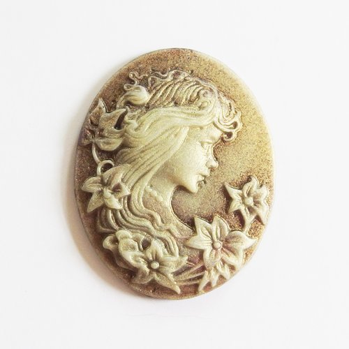 Grand camée cabochon jeune fille et fleurs 4,5cm