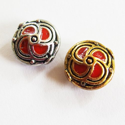 Deux perles tibétaines ethnique métal argent et or émail rouge