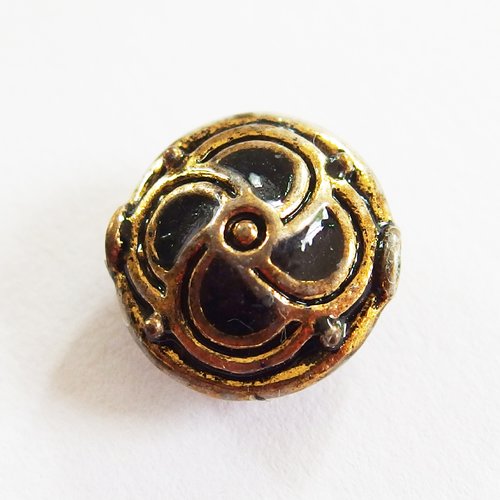 Perle tibétaine ethnique métal doré émaillé noir