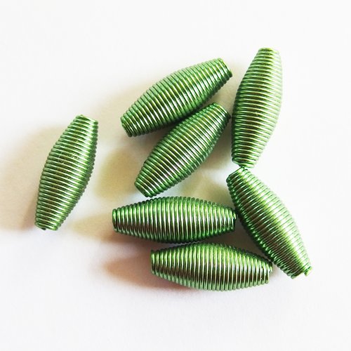 Lot 7 perles aluminium vert