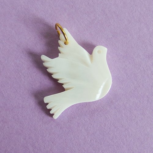 Breloque pendentif colombe de la paix nacre