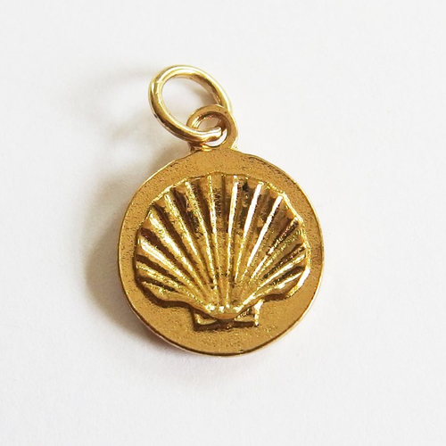 Breloque médaille religieuse saint jacques de compostelle avec coquille métal doré 2cm