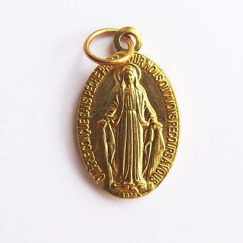 Breloque religieuse vierge marie médaille miraculeuse de la chapelle rue du bac métal doré 2cm