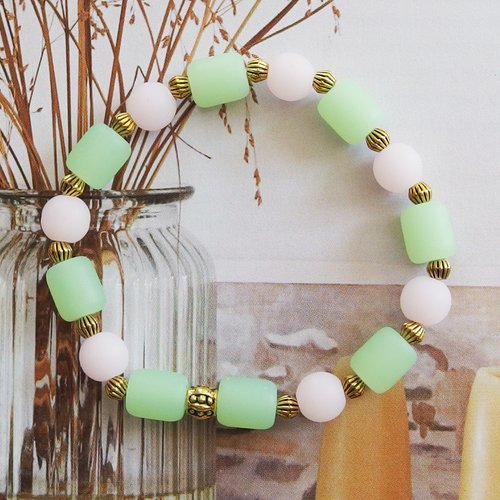 Bracelet bohème perles verre givré dépoli tons pastel