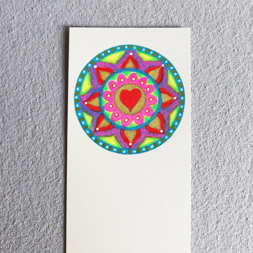 Marque-page création originale "un coeur rouge"