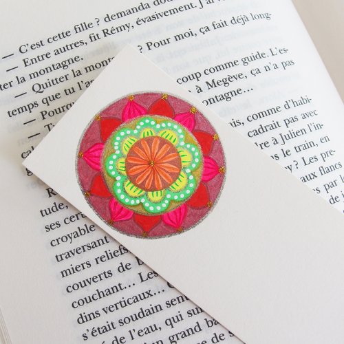 Marque-page création originale "mandala joie rayonnante"