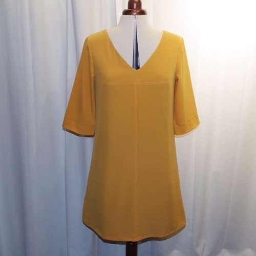   robe trapèze ample en crêpe de polyester jaune moutarde